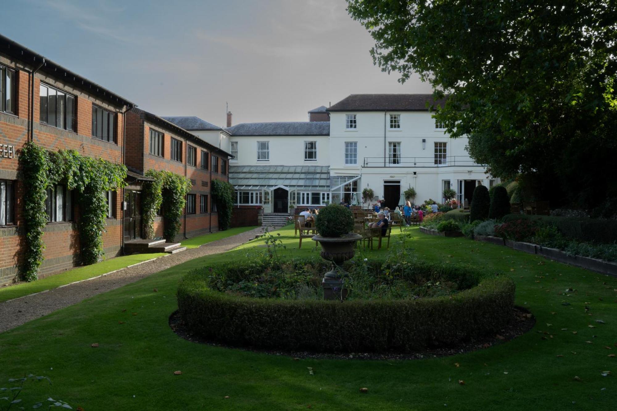 Winchester Royal Hotel Exterior foto